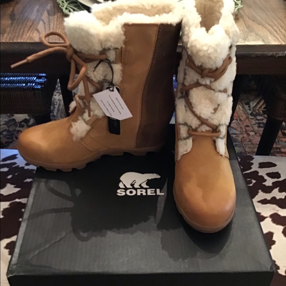 NWT Sorel Joan of Arctic Wedge II Shearling Boots